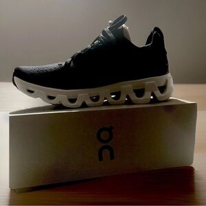 Cloudswift 4 Women’s Running Shoes Black White Size 10 NEW